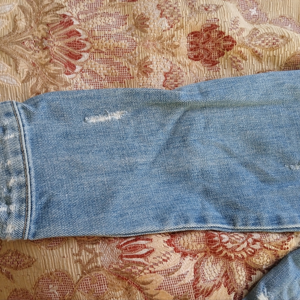 Level 99 Women's Light Blue Distressed Denim Jacket, M - Picture 7 of 9